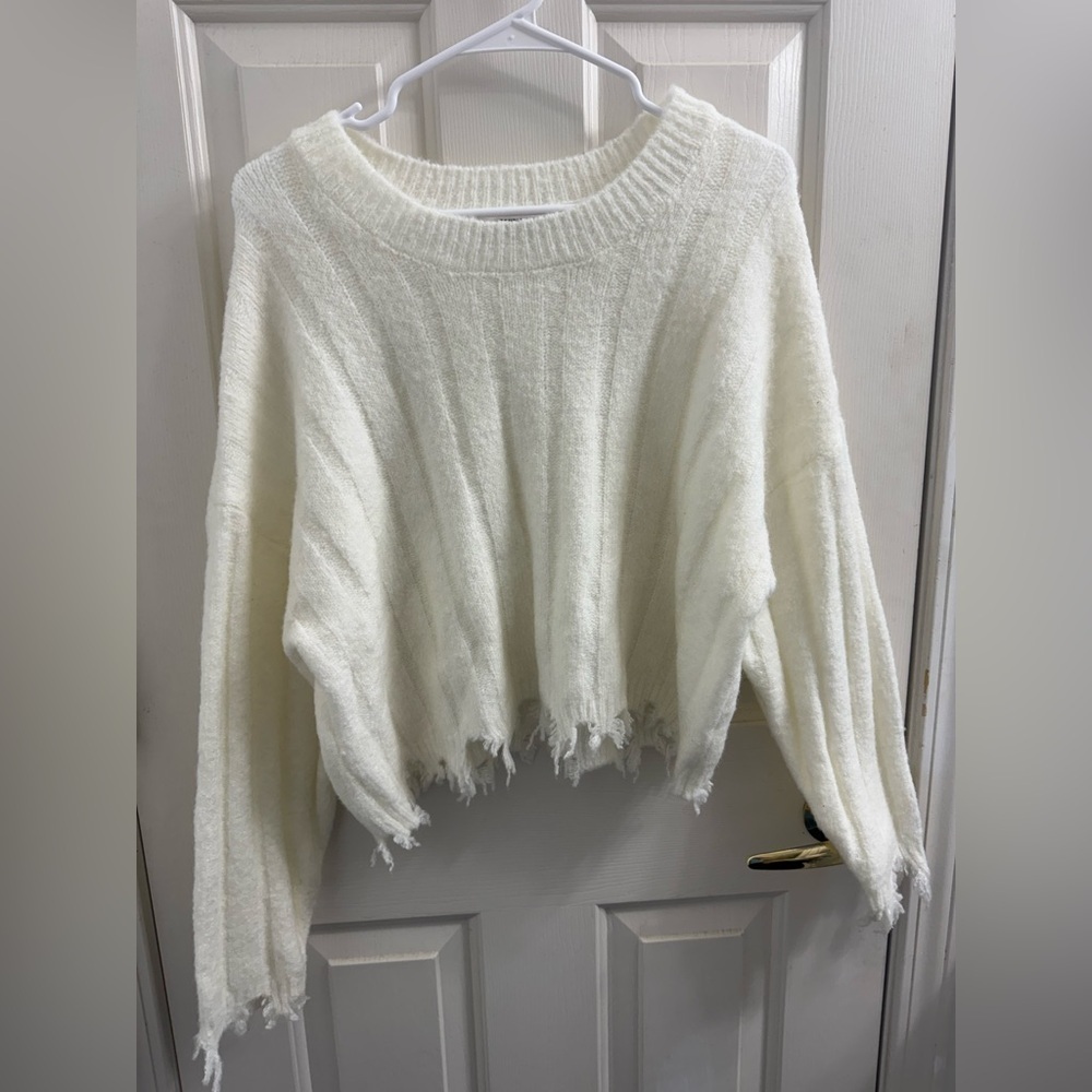 Cozy White Frayed Hem Sweater